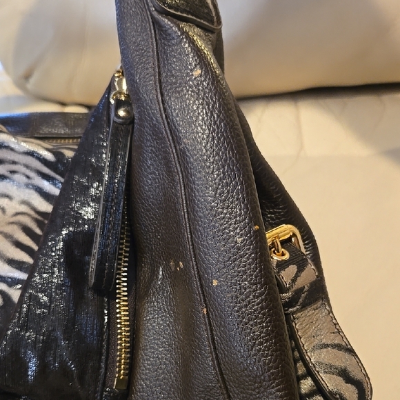 Sharif Black Bag & Gold Hardware  ✨️⭐️ PRE OWNED  ⭐️ ✨️ - Picture 9 of 11